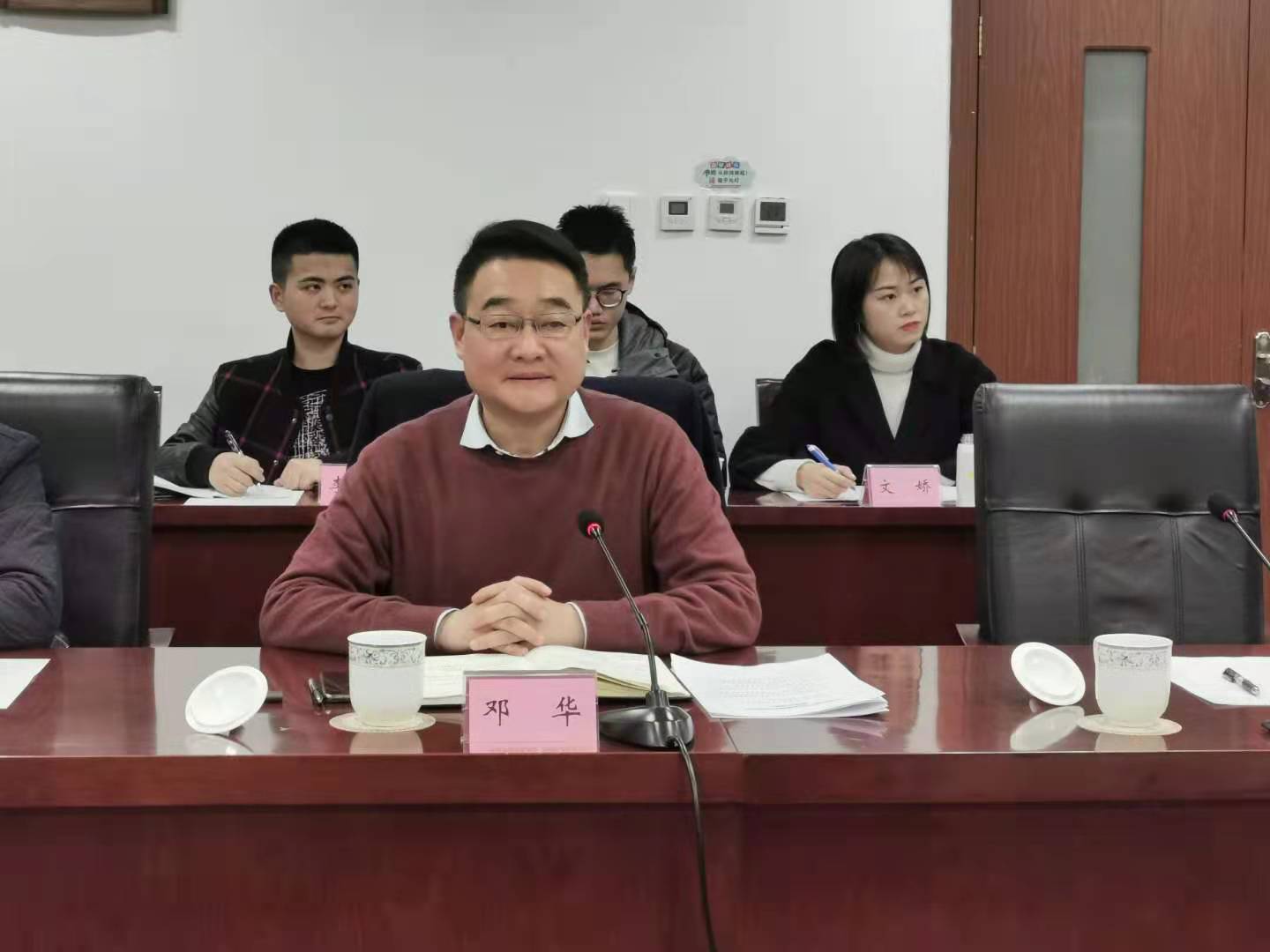 “省、市、縣三級(jí)聯(lián)動(dòng)，多方齊力推動(dòng)達(dá)州苧麻產(chǎn)業(yè)發(fā)展”。